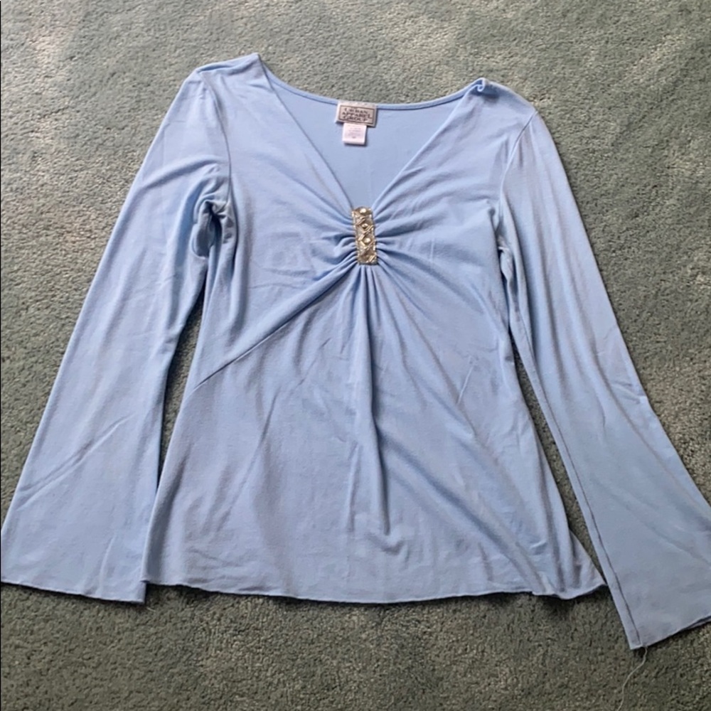 Upper cute light blue V-neck top